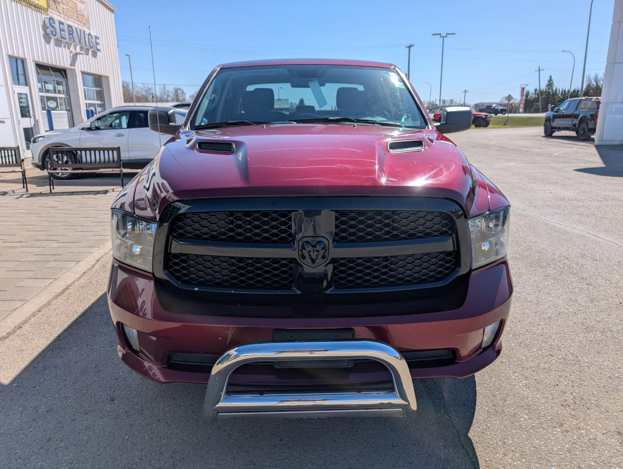 2019 RAM 1500 Classic EXPRESS Photo2