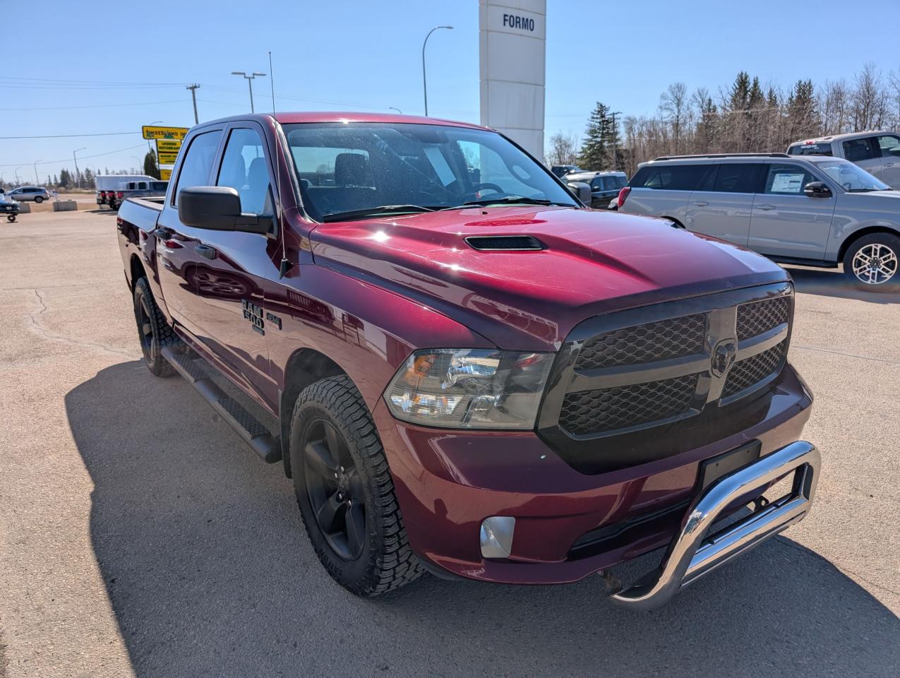 2019 RAM 1500 Classic EXPRESS Photo3