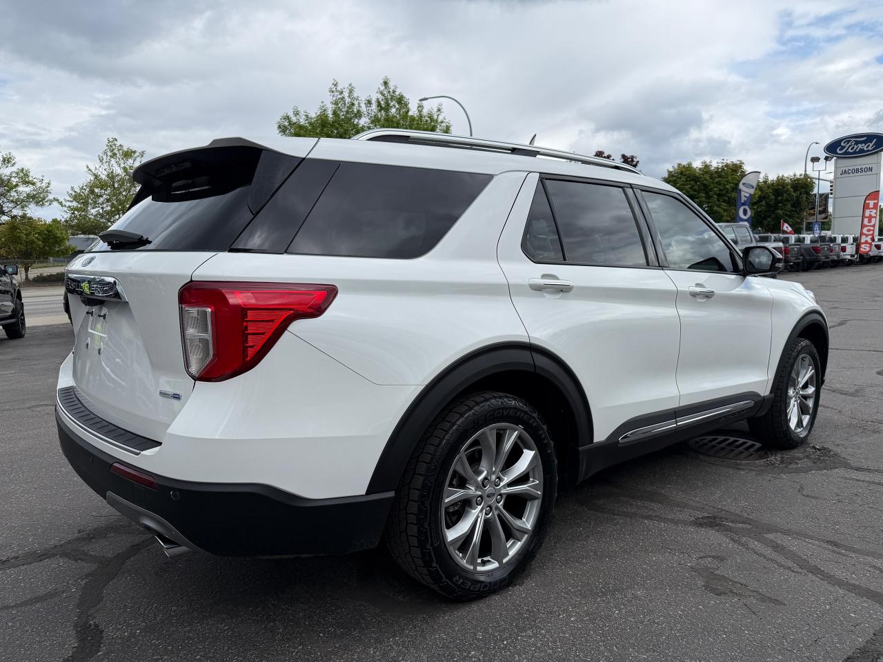 2020 Ford Explorer LIMITED Photo4