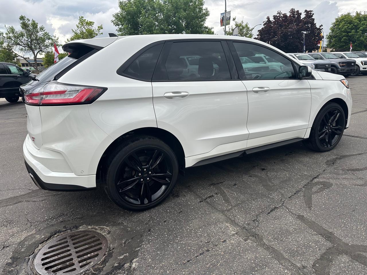 2022 Ford Edge ST Photo5