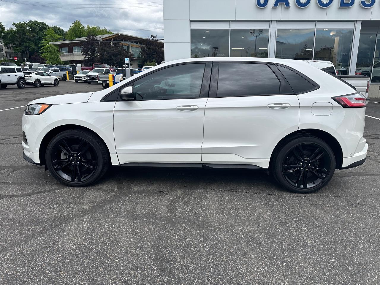 2022 Ford Edge ST Photo5