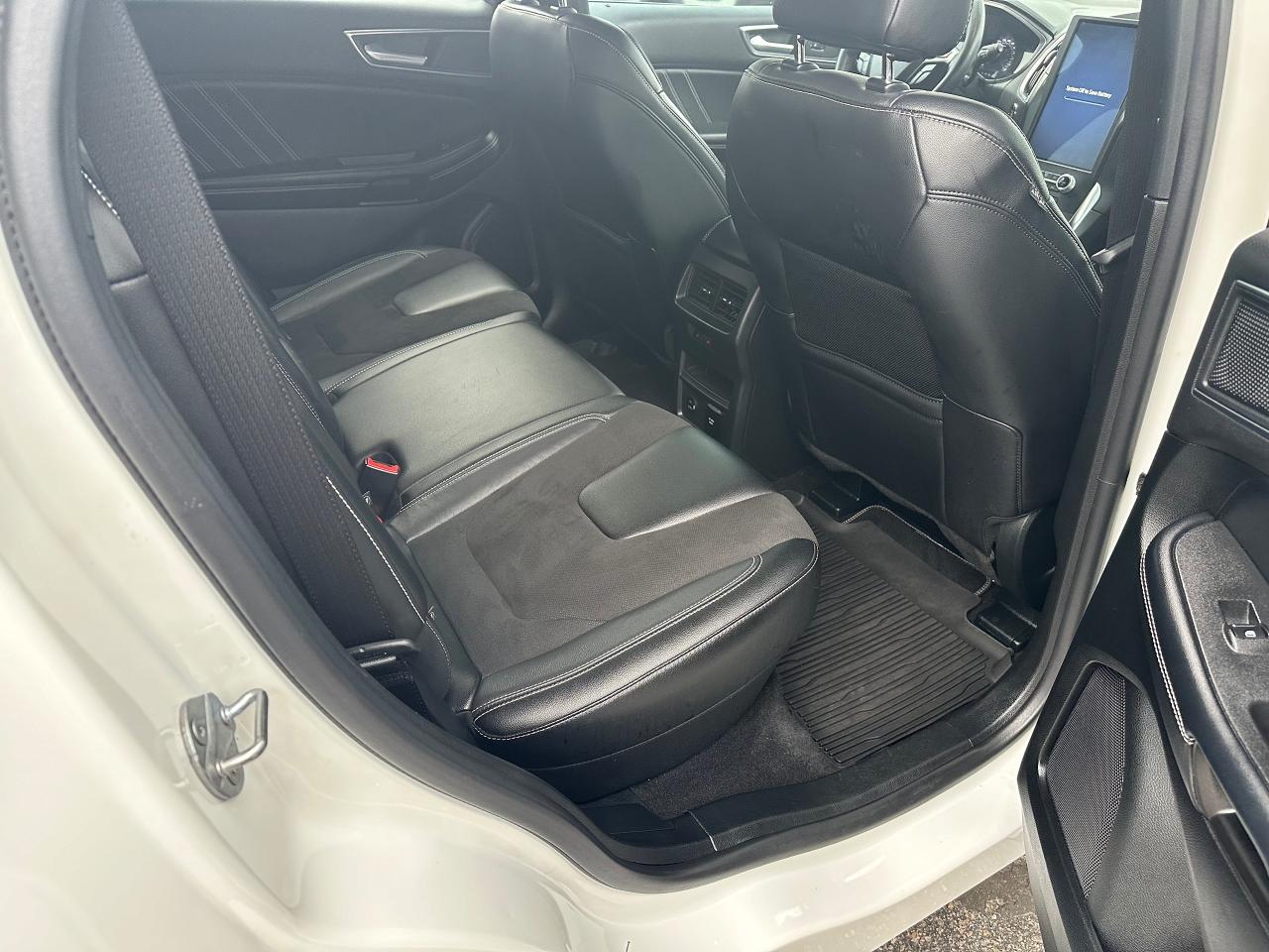 2022 Ford Edge ST Photo5