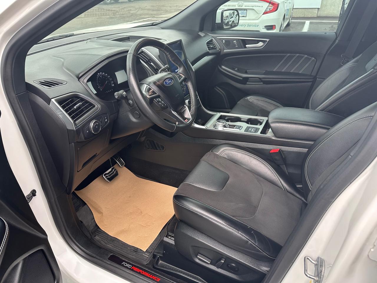 2022 Ford Edge ST Photo5