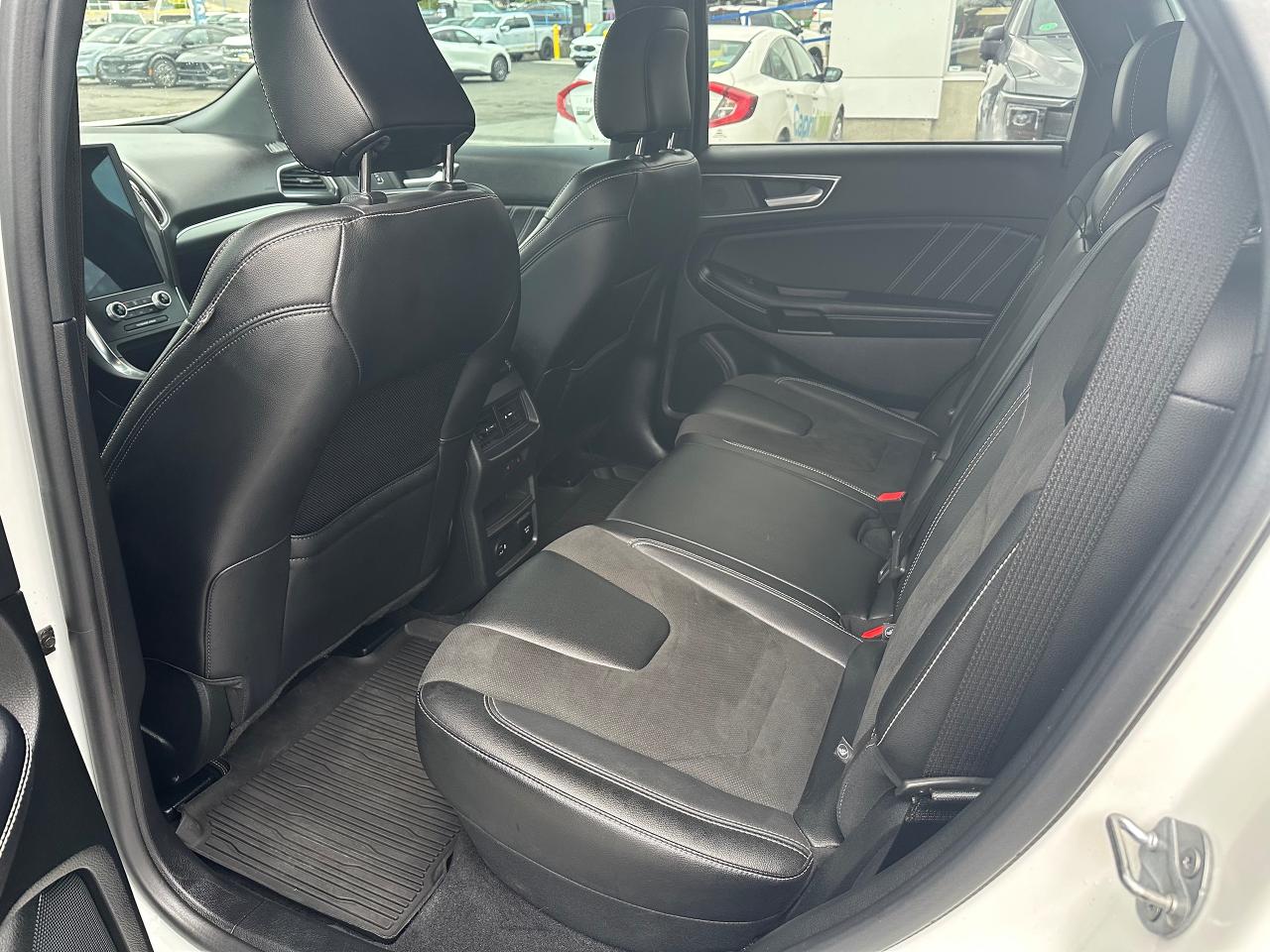 2022 Ford Edge ST Photo5