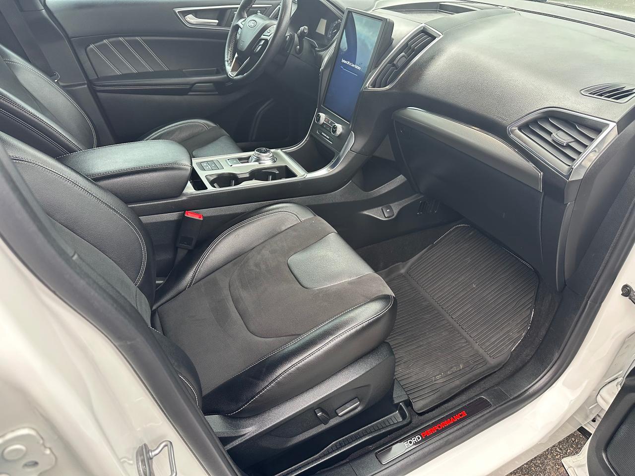 2022 Ford Edge ST Photo5