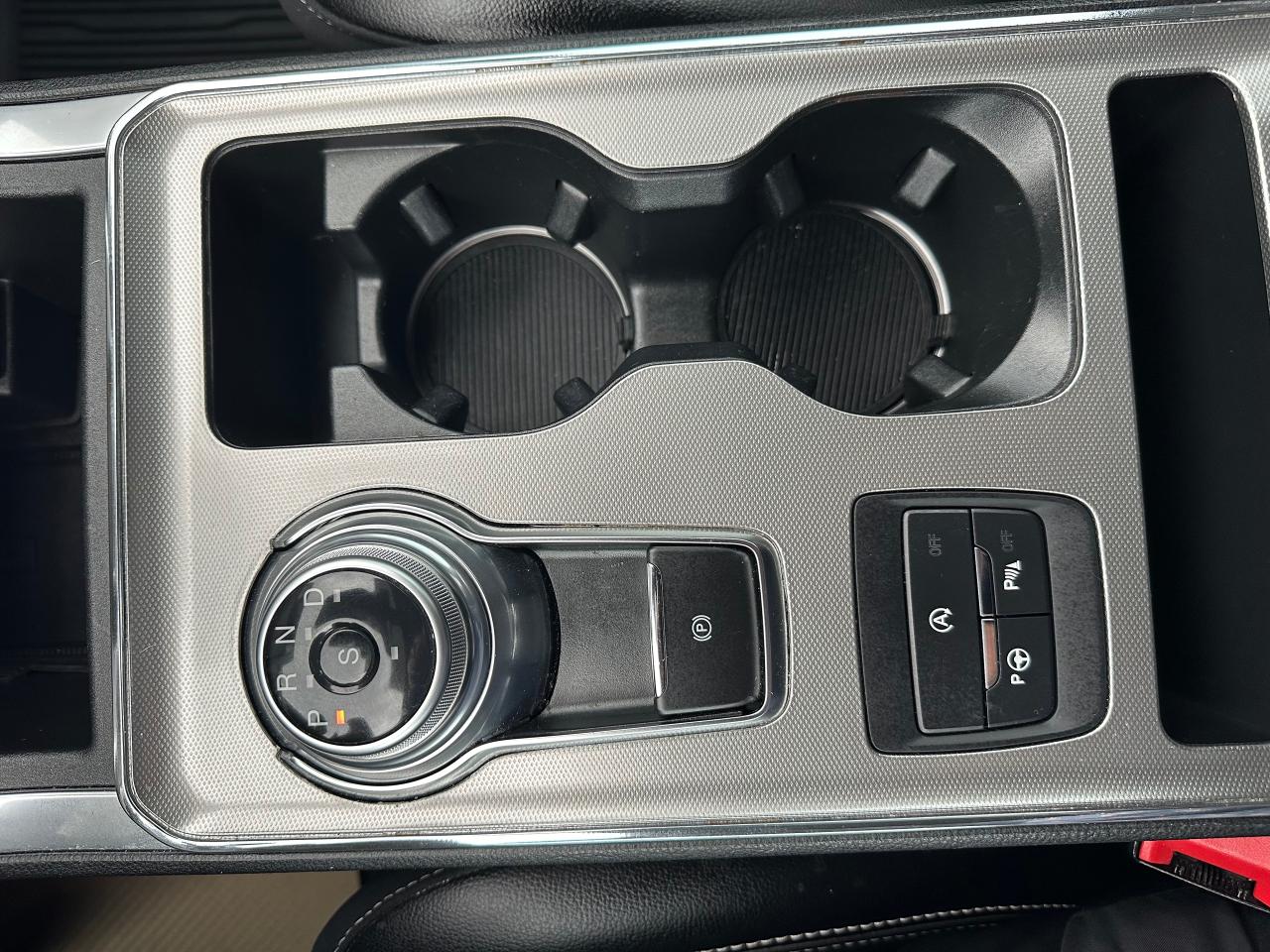 2022 Ford Edge ST Photo5