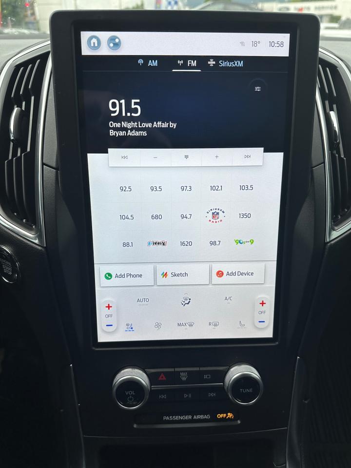2022 Ford Edge ST Photo5