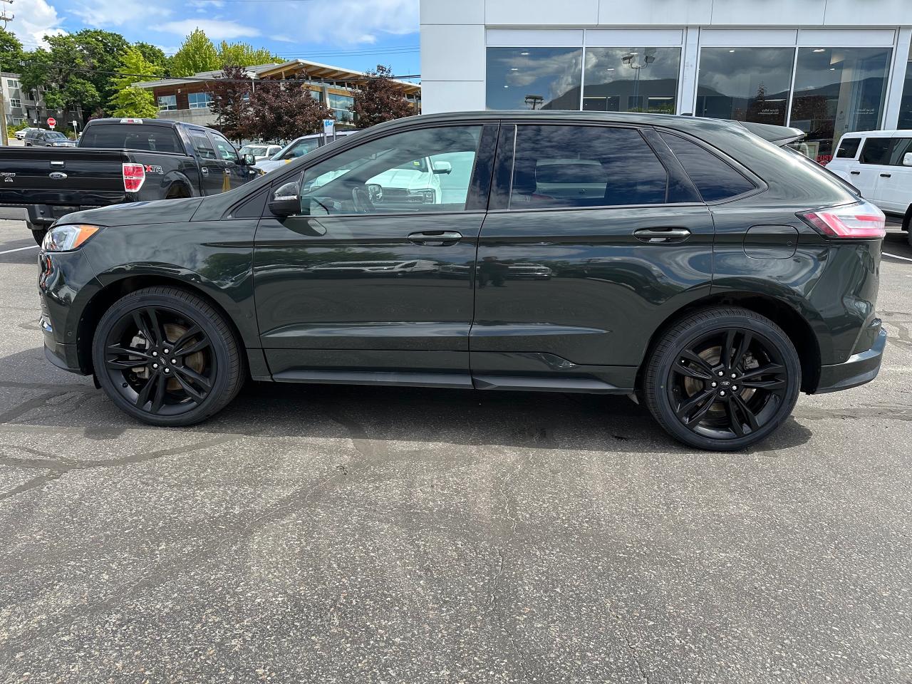 2022 Ford Edge ST Photo5