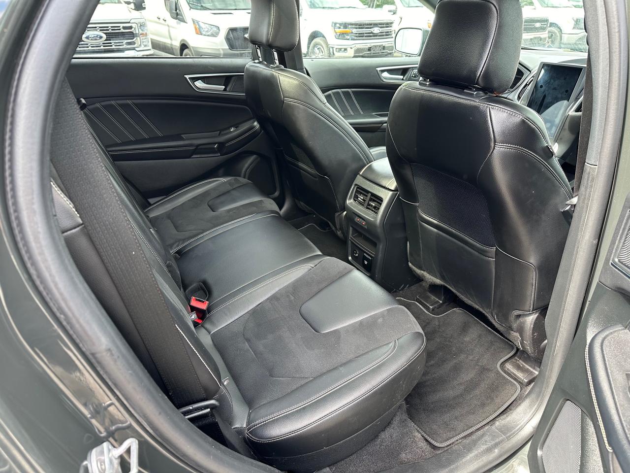 2022 Ford Edge ST Photo5