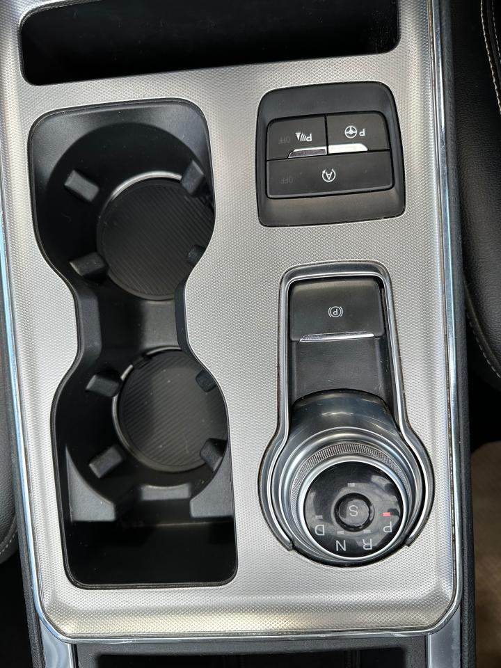 2022 Ford Edge ST Photo5
