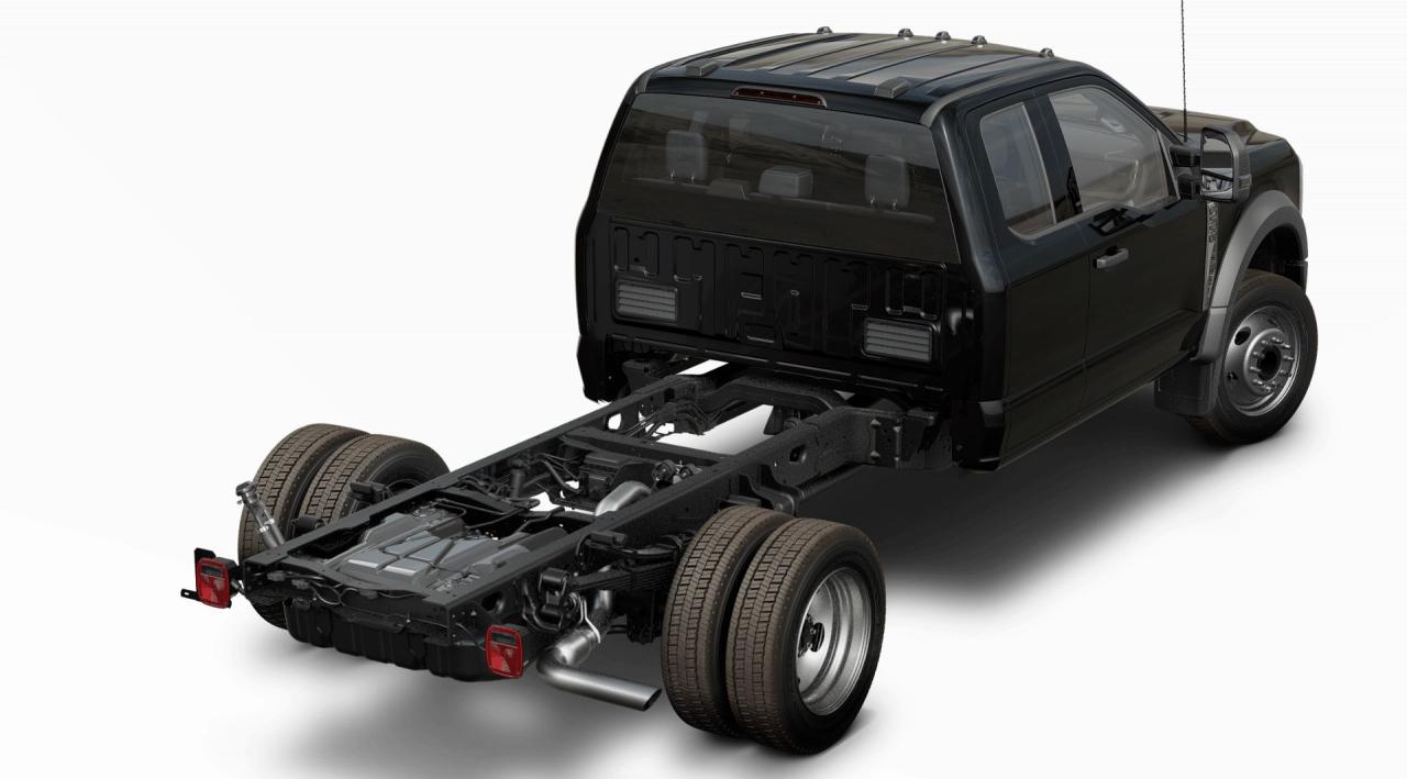 2024 Ford F-550 Super Duty DRW XLT Photo