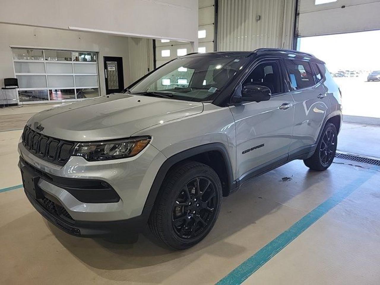 Used 2022 Jeep Compass Altitude 4WD | Leather | Pano Roof | 360 Camera | Adaptive Cruise | BSM | Alpine Audio | and More ! for sale in Guelph, ON