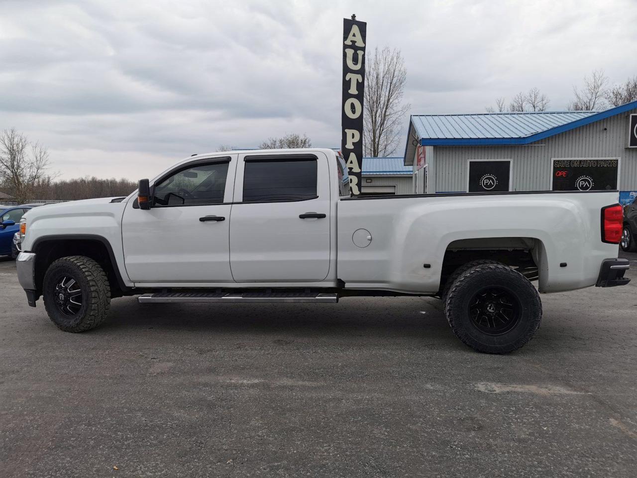 2016 GMC Sierra 3500 HD Crew Cab Long Box - Photo #2
