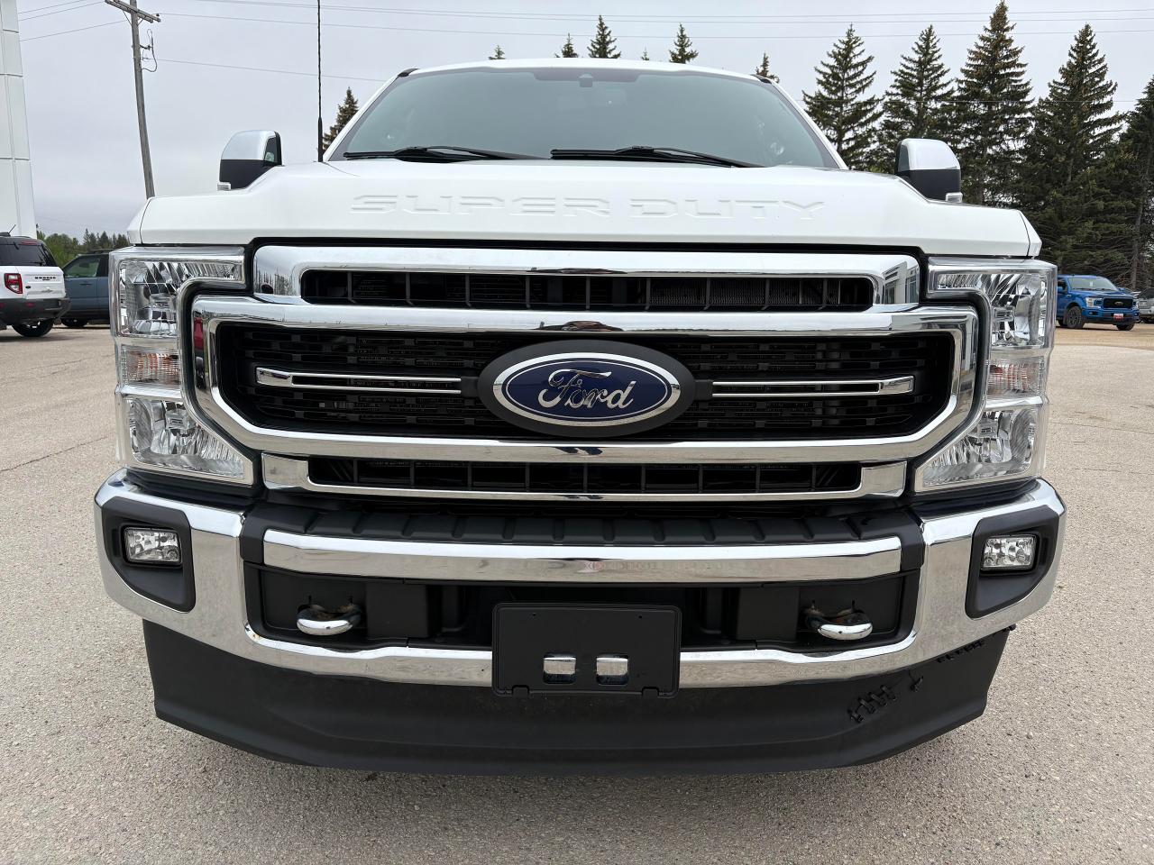 2022 Ford F-350 Lariat Photo2