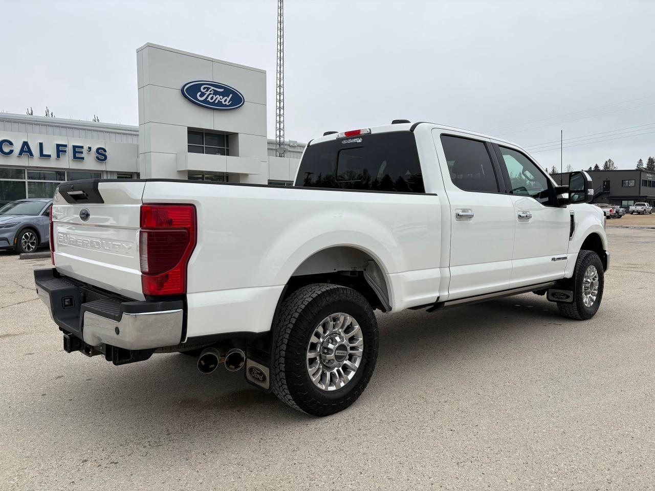 2022 Ford F-350 Lariat Photo4