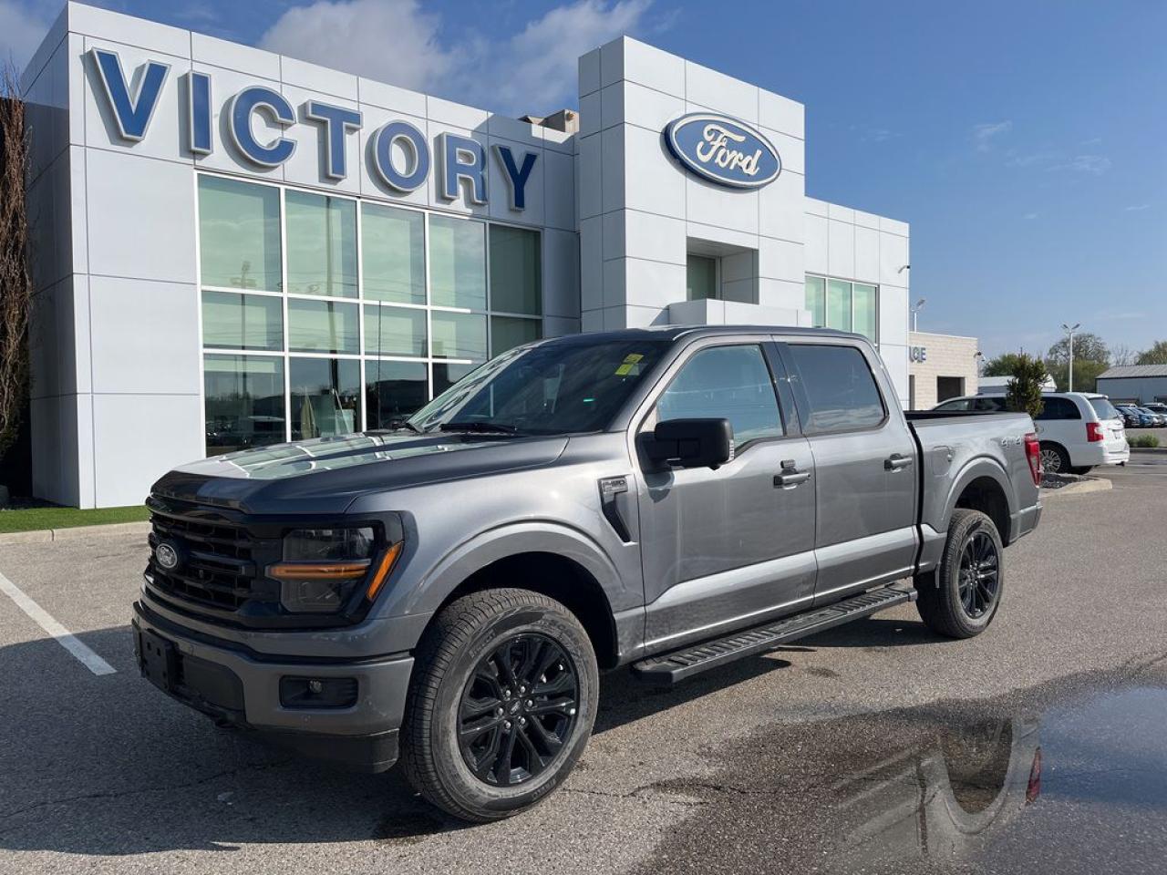 New 2025 Ford F-150 XLT for sale in Chatham, ON