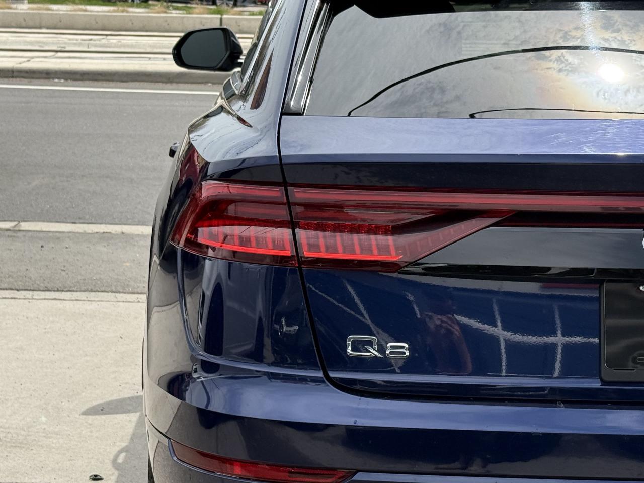 2019 Audi Q8 TECHNIK | PANO | LOADED | - Photo #11