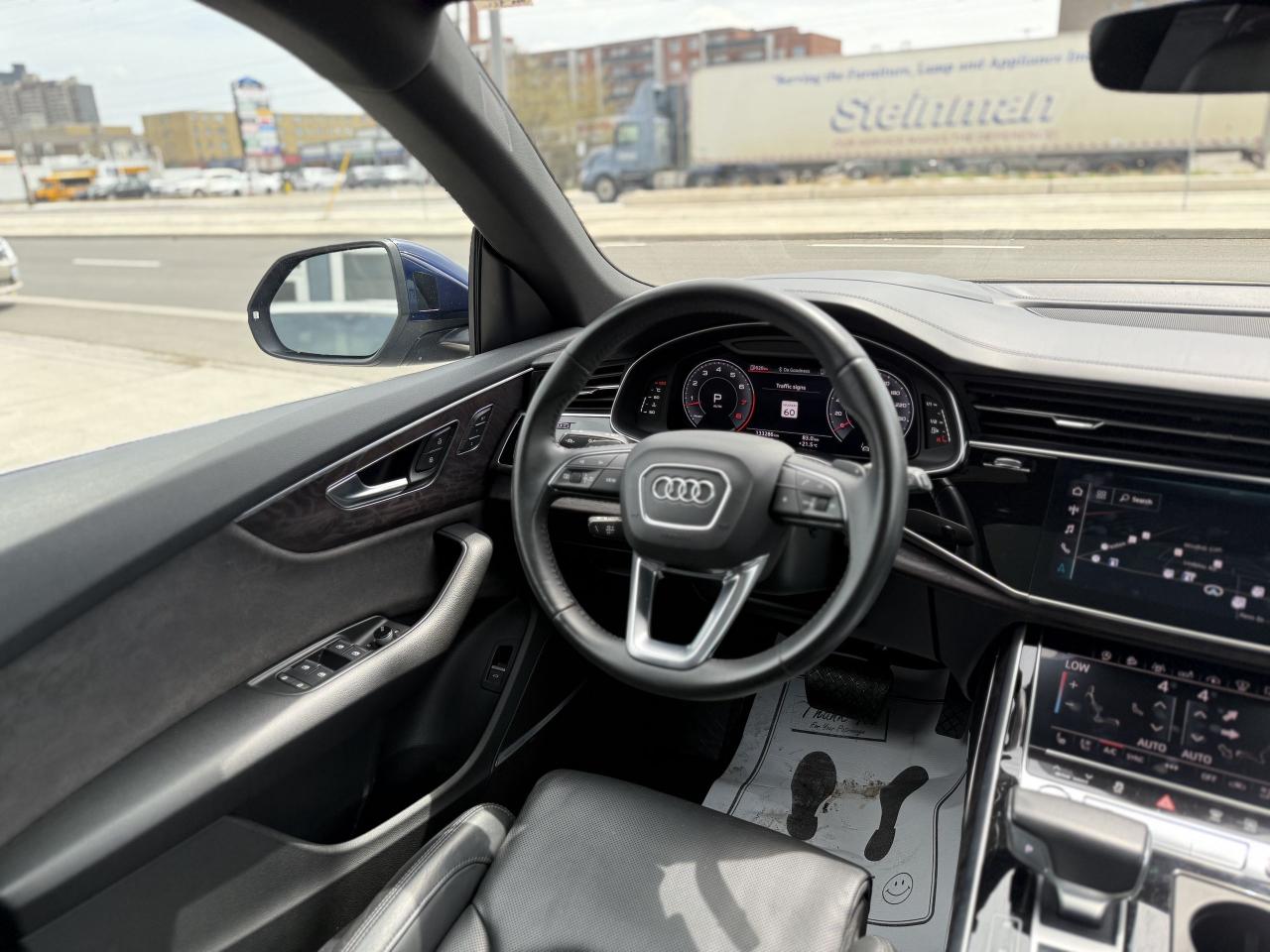 2019 Audi Q8 TECHNIK | PANO | LOADED | - Photo #15