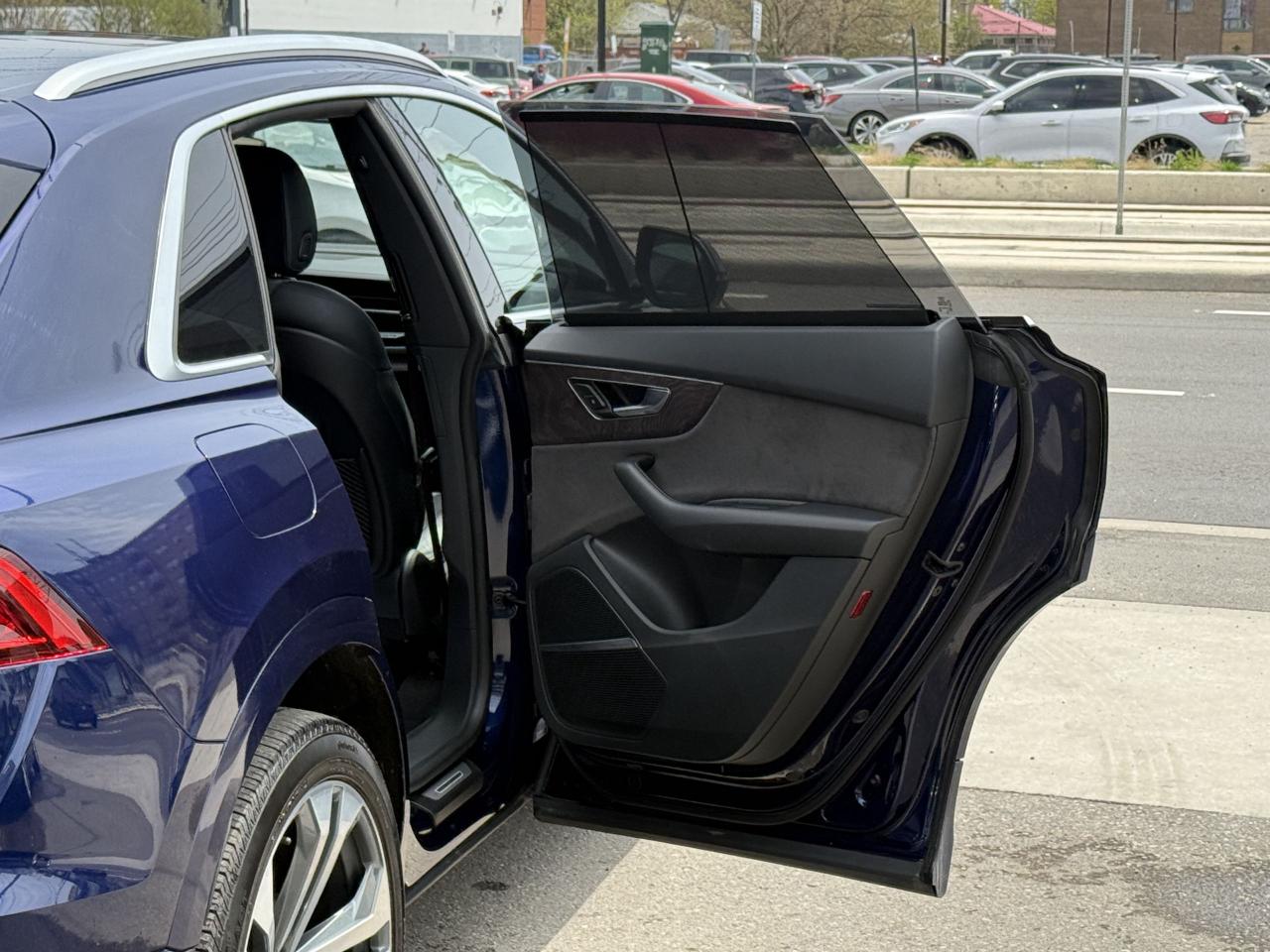 2019 Audi Q8 TECHNIK | PANO | LOADED | - Photo #32