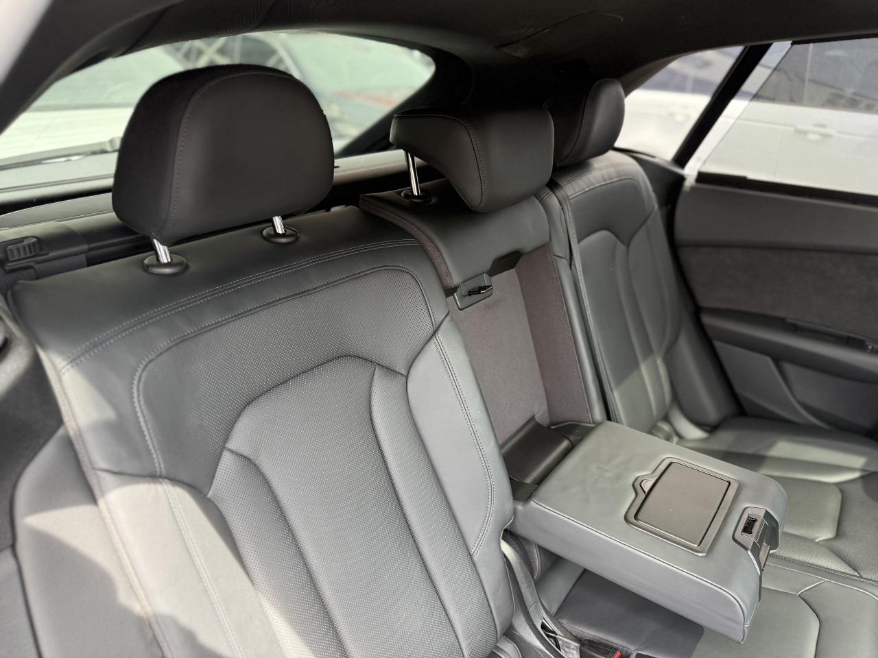 2019 Audi Q8 TECHNIK | PANO | LOADED | - Photo #35