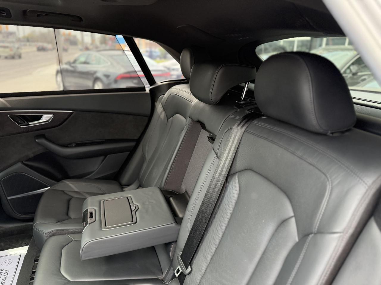 2019 Audi Q8 TECHNIK | PANO | LOADED | - Photo #40