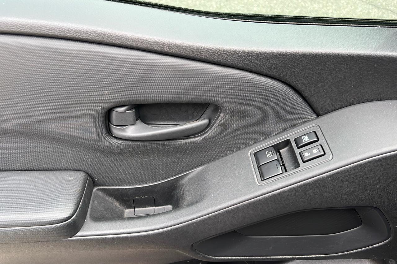 2022 Nissan Frontier S Photo