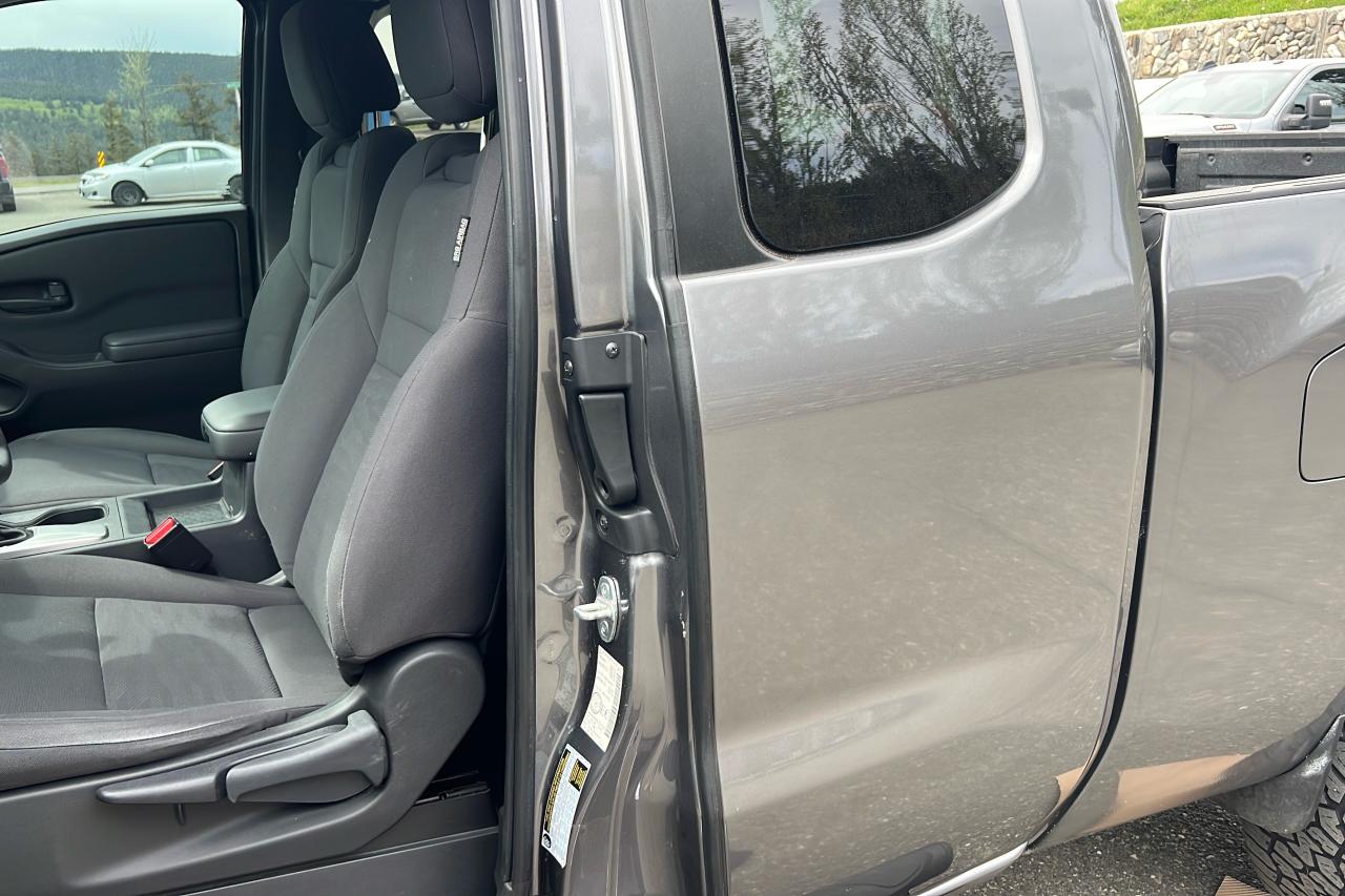 2022 Nissan Frontier S Photo