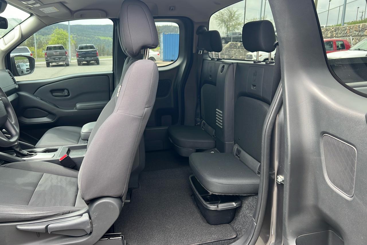 2022 Nissan Frontier S Photo