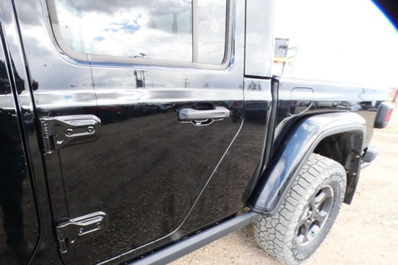 2022 Jeep Gladiator Rubicon w/Leather seats, NAV, BUC - Photo #25