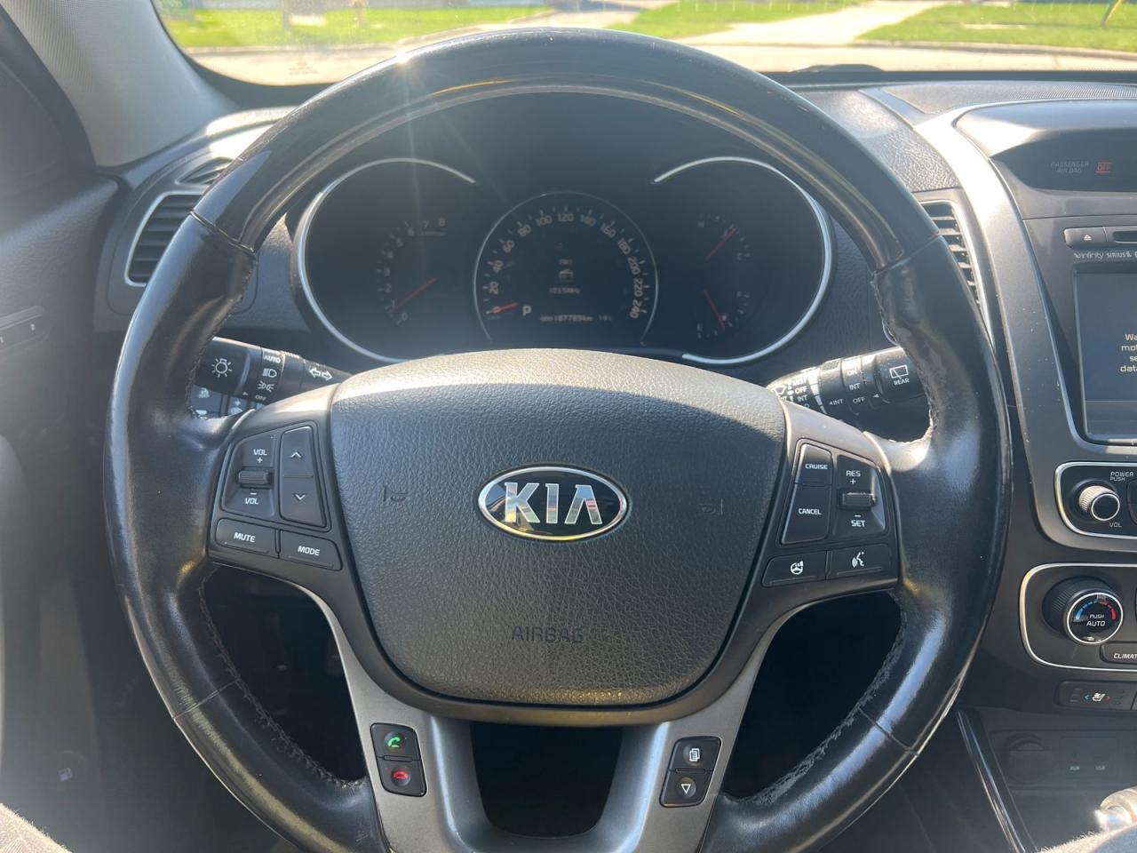 2015 Kia Sorento SX V6 Awd - Photo #9