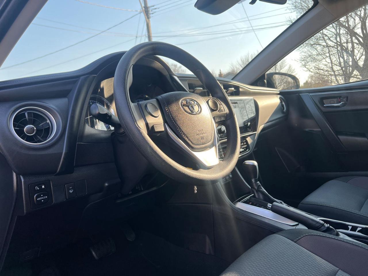 2019 Toyota Corolla LE - Photo #12