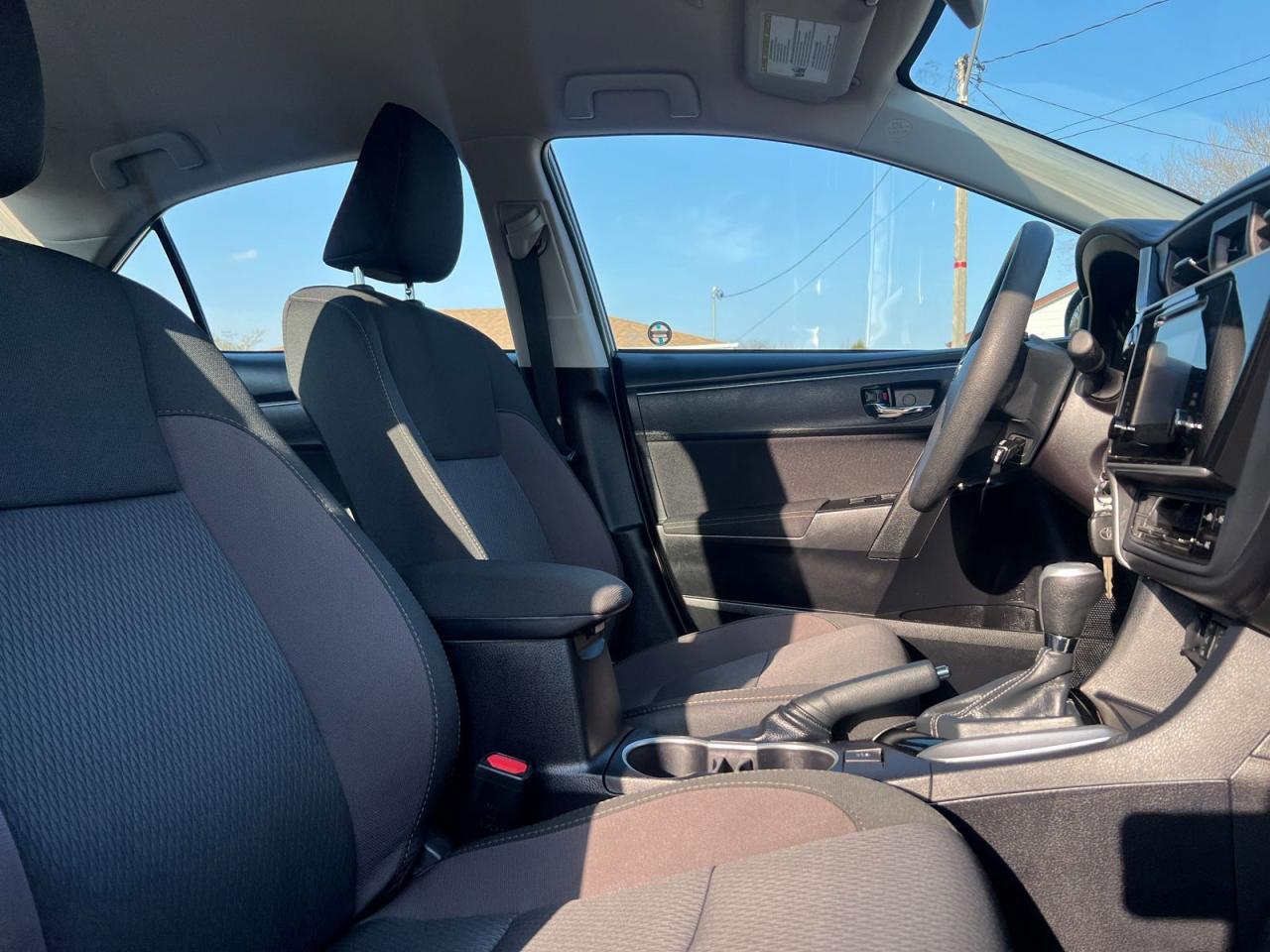 2019 Toyota Corolla LE - Photo #9
