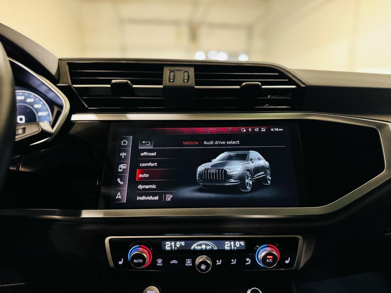 2020 Audi Q3 TECHNIK | S LINE - Photo #18