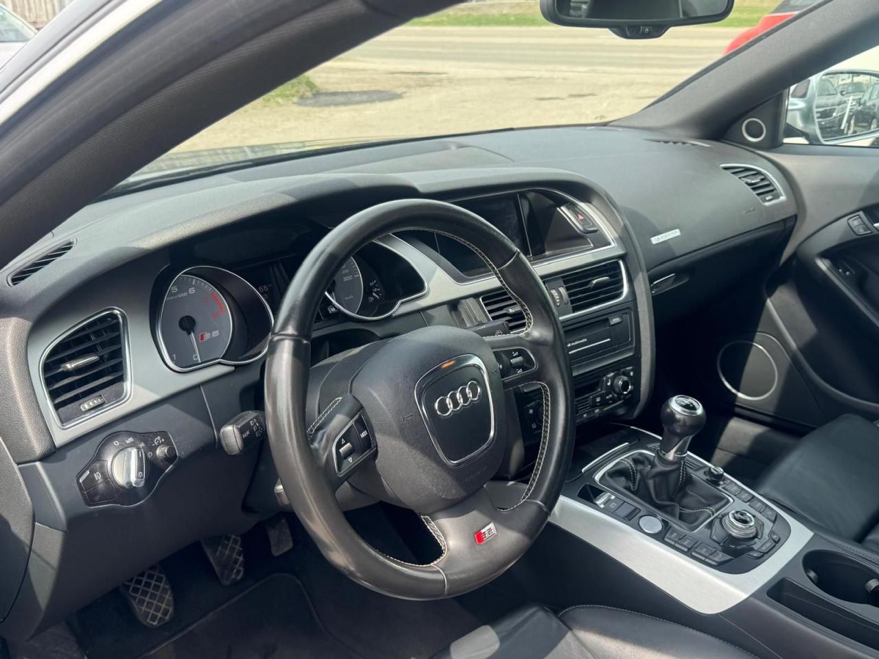 2010 Audi S5 4.2L V8, 6 SPEED MANUAL, ONLY 183KMS, CERTIFIED - Photo #10