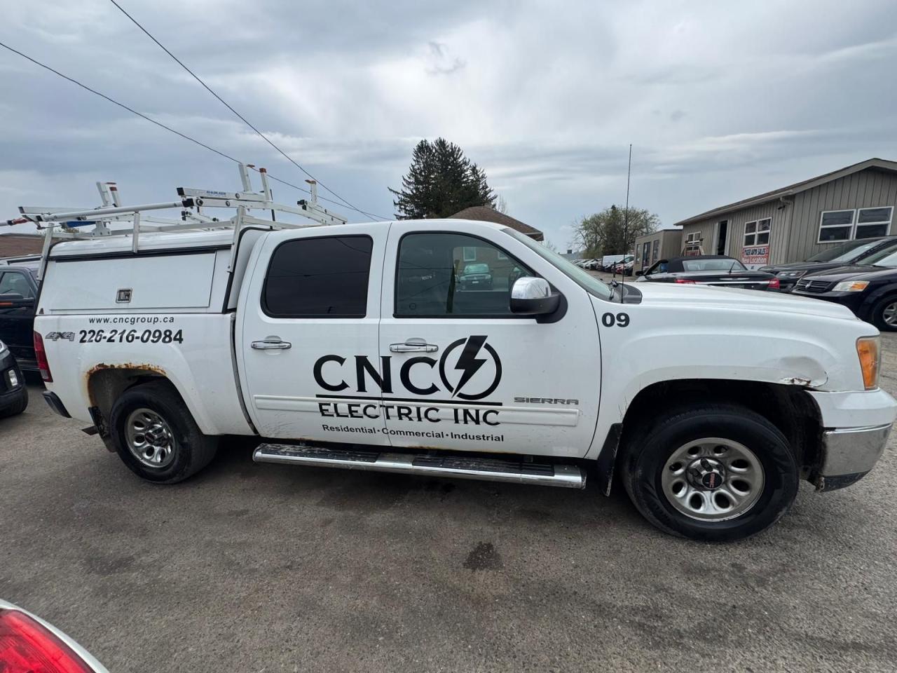 2010 GMC Sierra 1500 SLE, CREW CAB, 4X4, TOPPER, RACK, AS IS SPECIAL - Photo #6