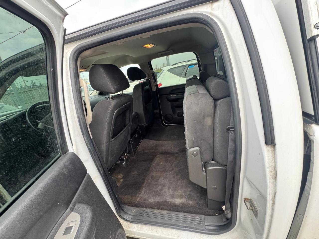 2010 GMC Sierra 1500 SLE, CREW CAB, 4X4, TOPPER, RACK, AS IS SPECIAL - Photo #9