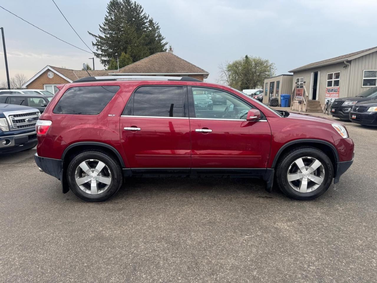 2011 GMC Acadia SLT, AWD, ONLY 35,000KMS, LEATHER, MINT, CERT - Photo #6