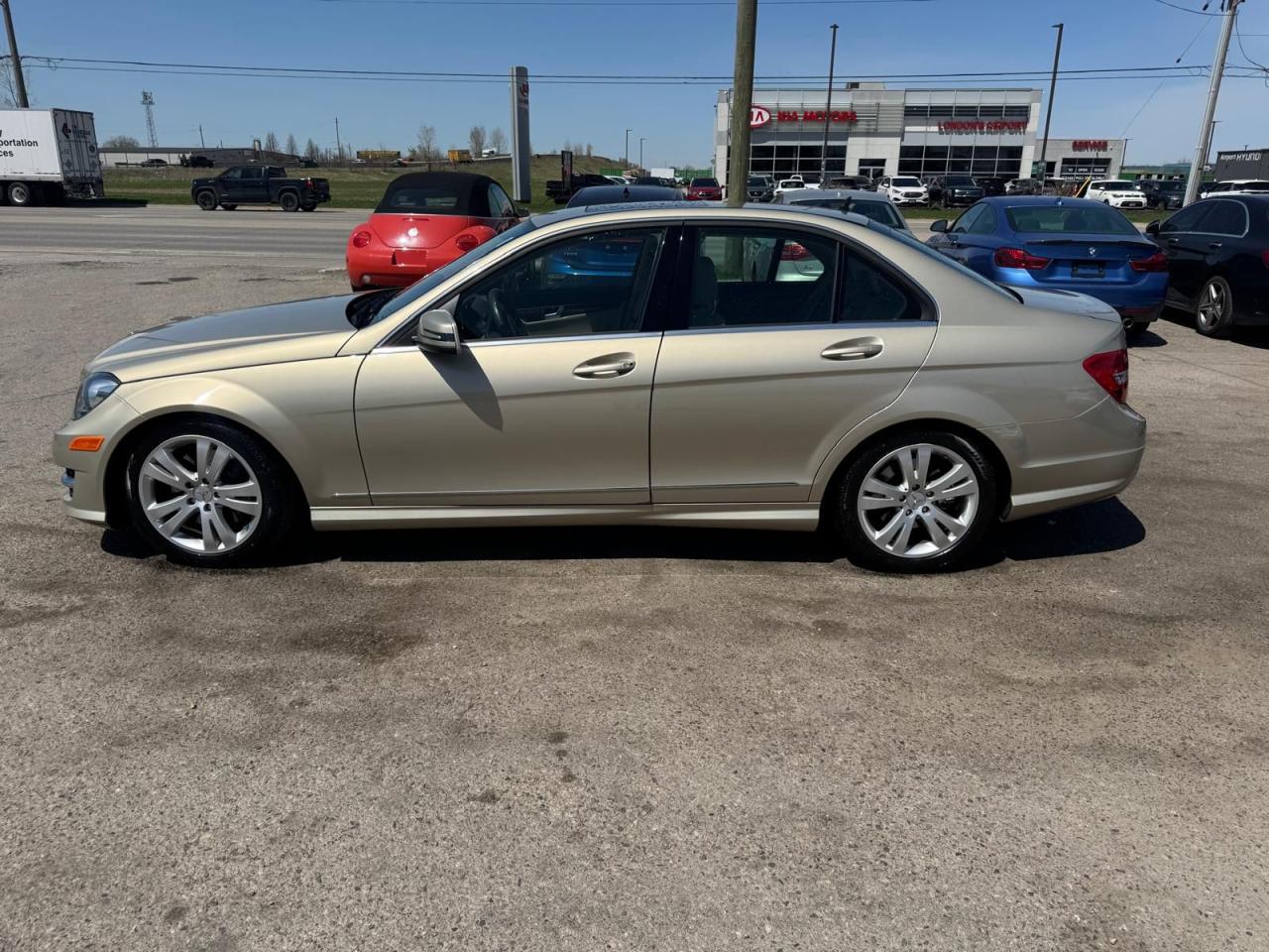 2012 Mercedes-Benz C-Class C300, 4MATIC, ONLY 44KMS, VERY CLEAN, CERTIFIED - Photo #2