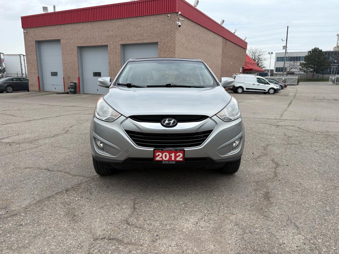 2012 Hyundai Tucson Limited - Photo #2