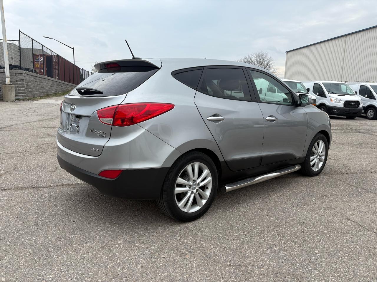 2012 Hyundai Tucson Limited - Photo #5