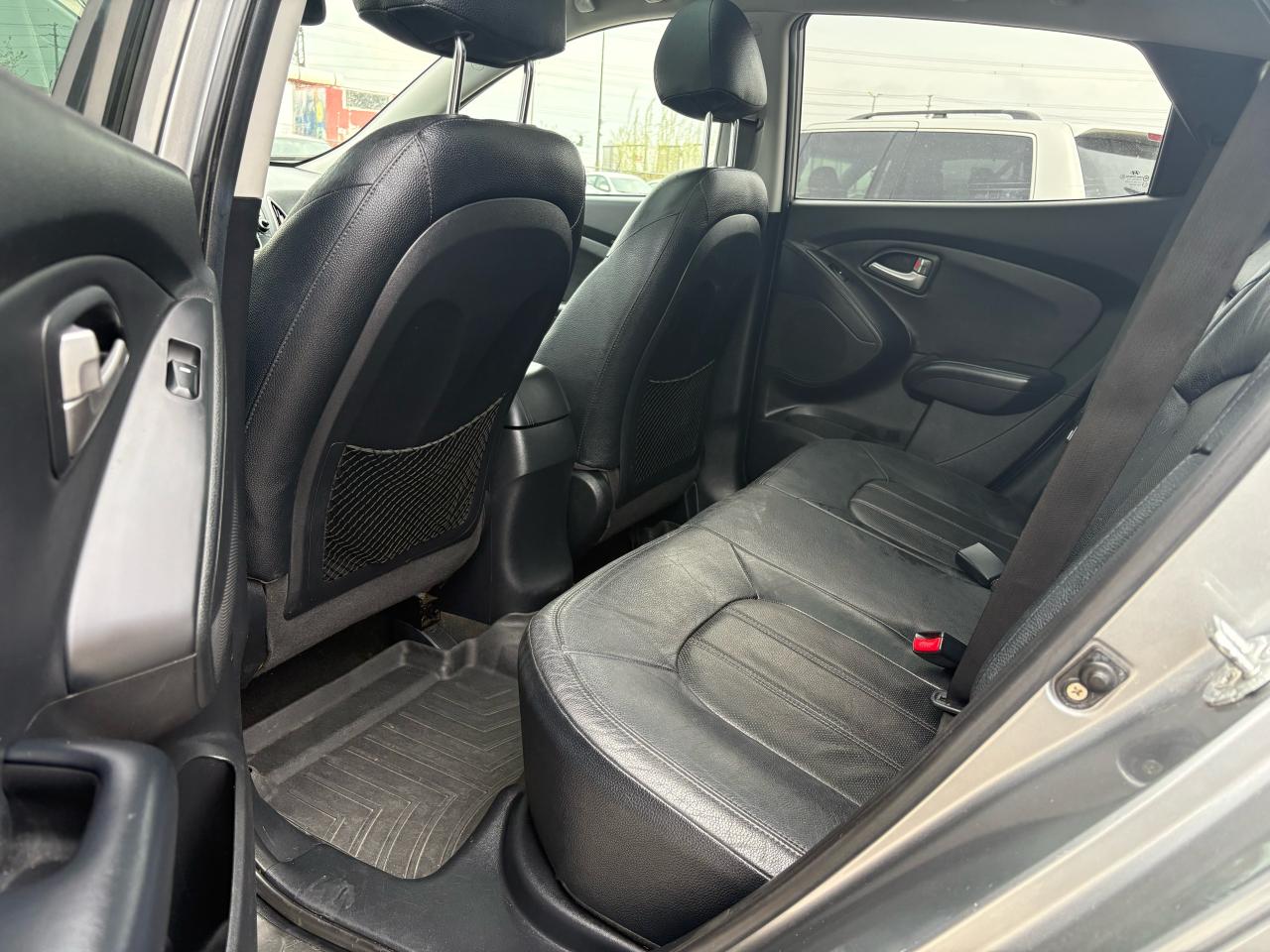 2012 Hyundai Tucson Limited - Photo #9