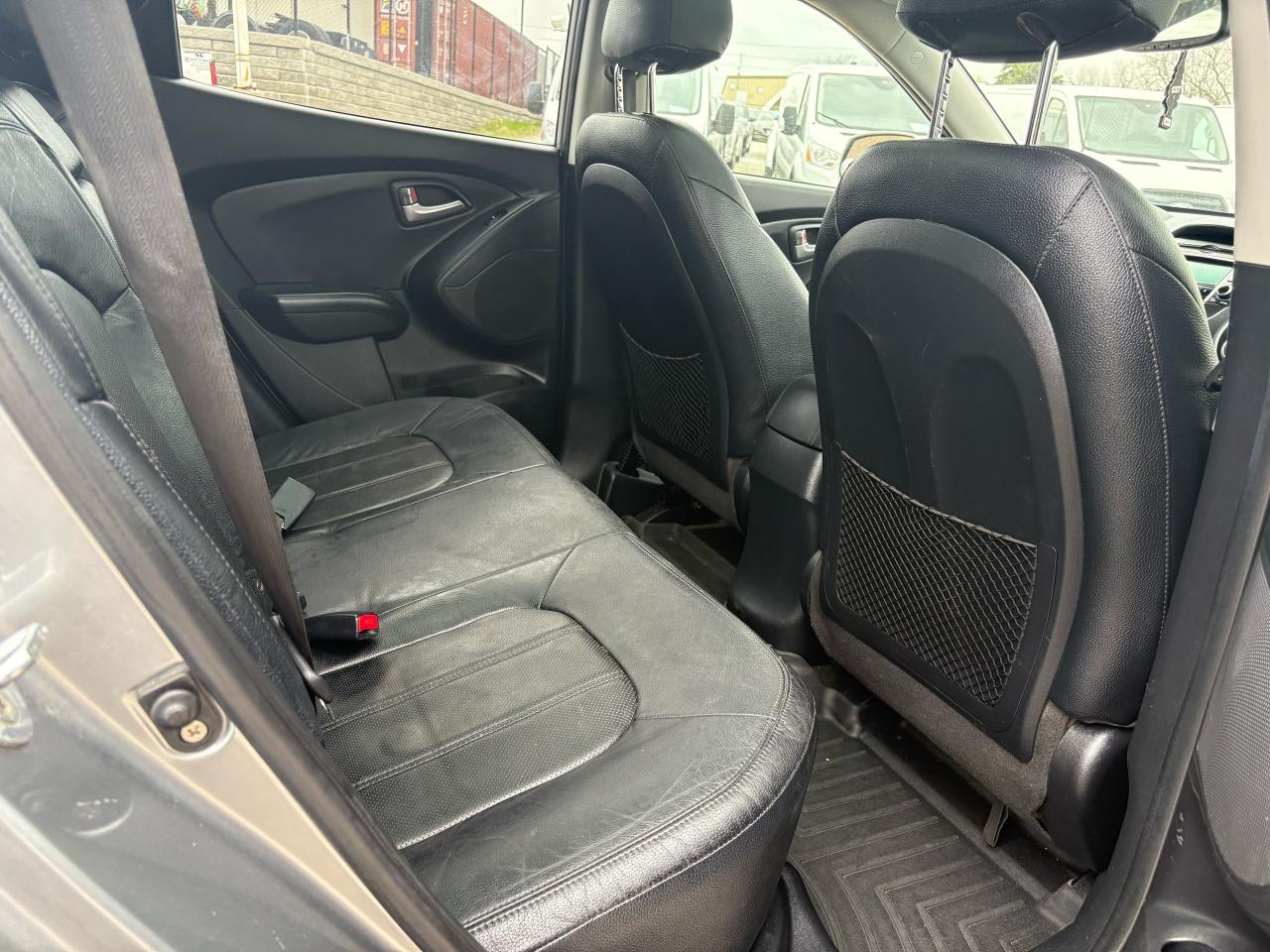 2012 Hyundai Tucson Limited - Photo #11