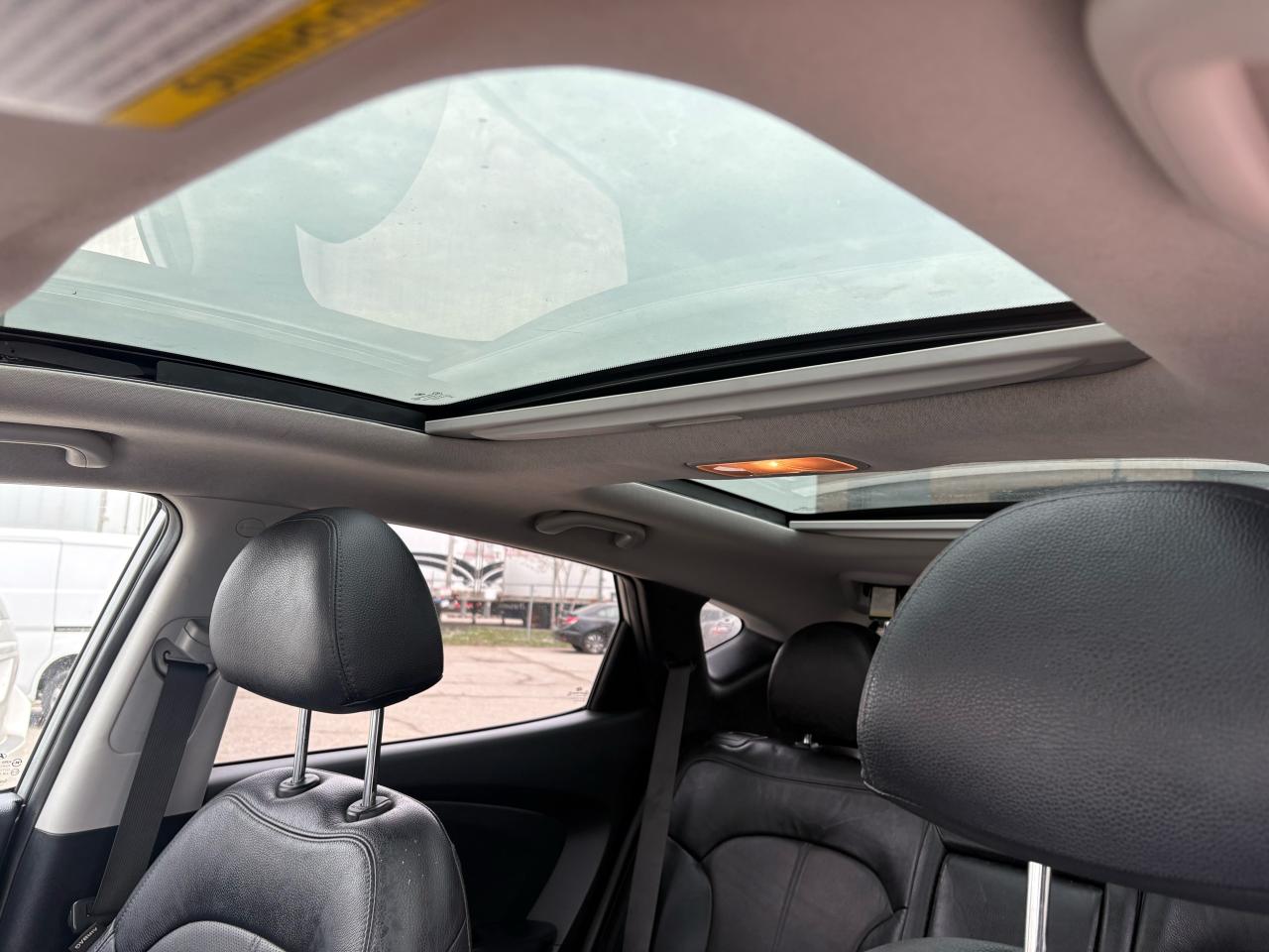 2012 Hyundai Tucson Limited - Photo #10