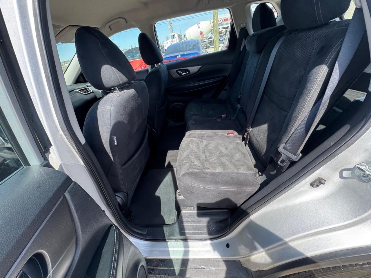 2015 Nissan Rogue S, NO ACCIDENTS, WELL MAINTAINED, CERTIFIED - Photo #11