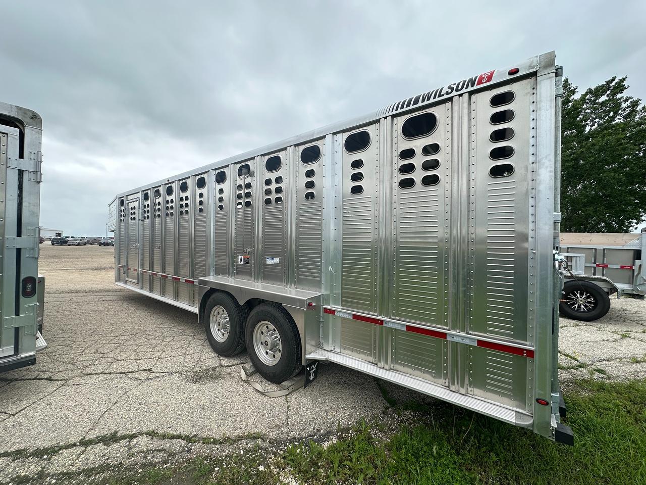 2027 Wilson Trailer 26' Wilson Ranch Hand Photo5