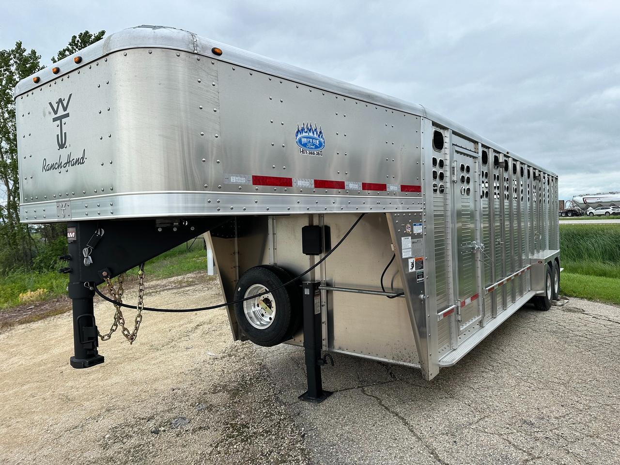 2027 Wilson Trailer 26' Wilson Ranch Hand Photo5