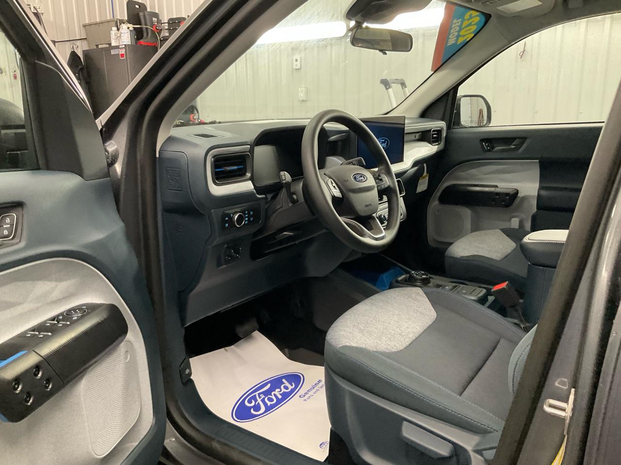 2025 Ford Maverick XLT Photo5