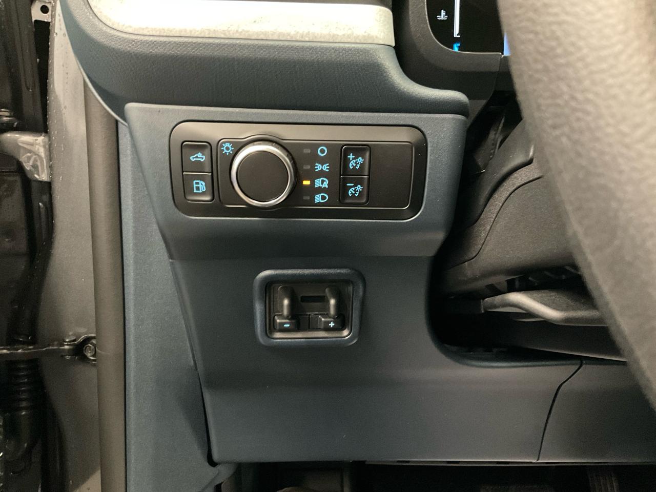 2025 Ford Maverick XLT Photo5
