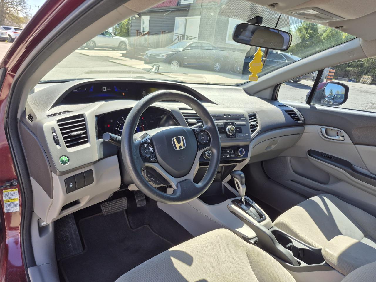 2012 Honda Civic Automatic + Certified! Photo9