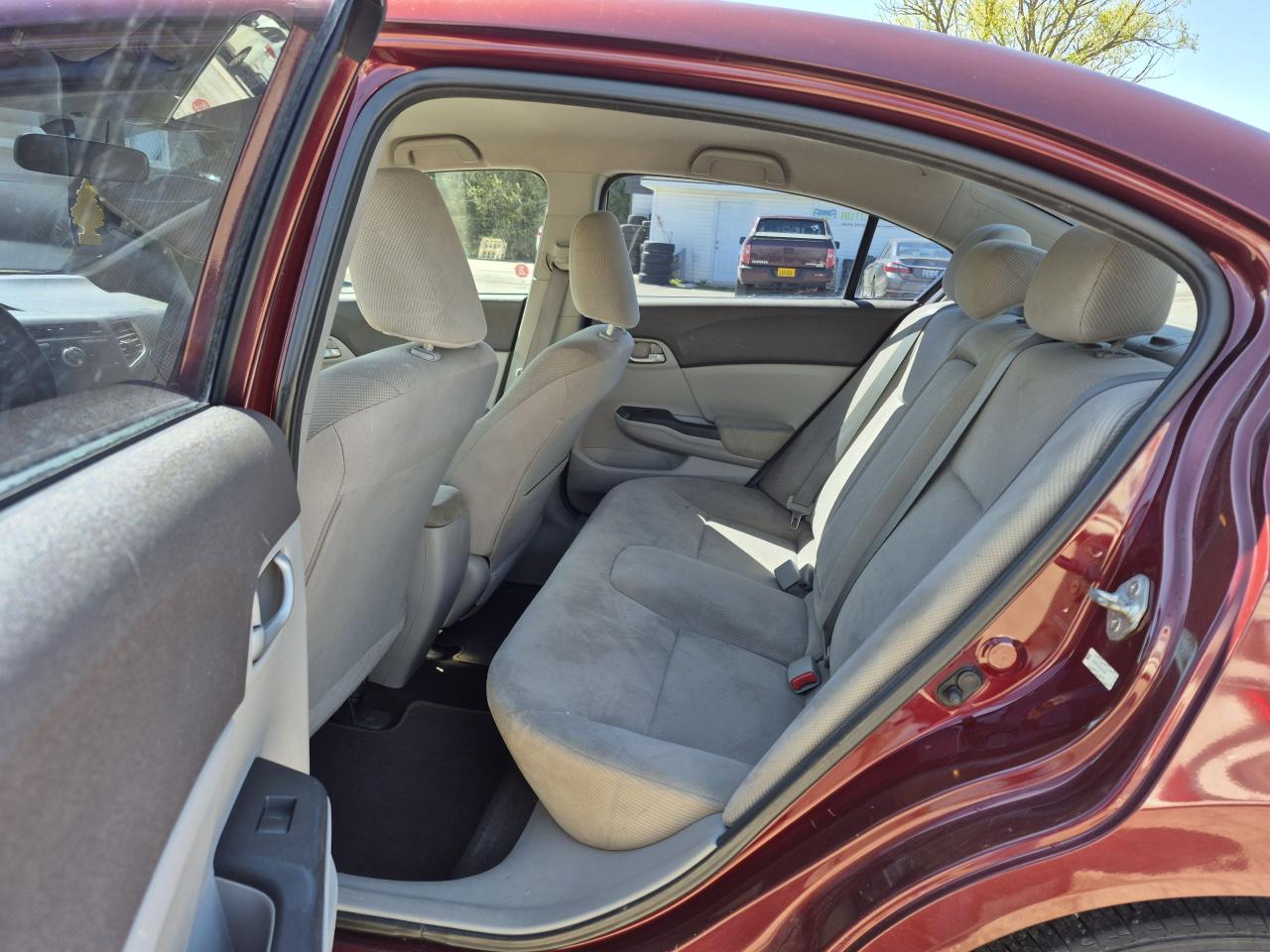 2012 Honda Civic Automatic + Certified! Photo12
